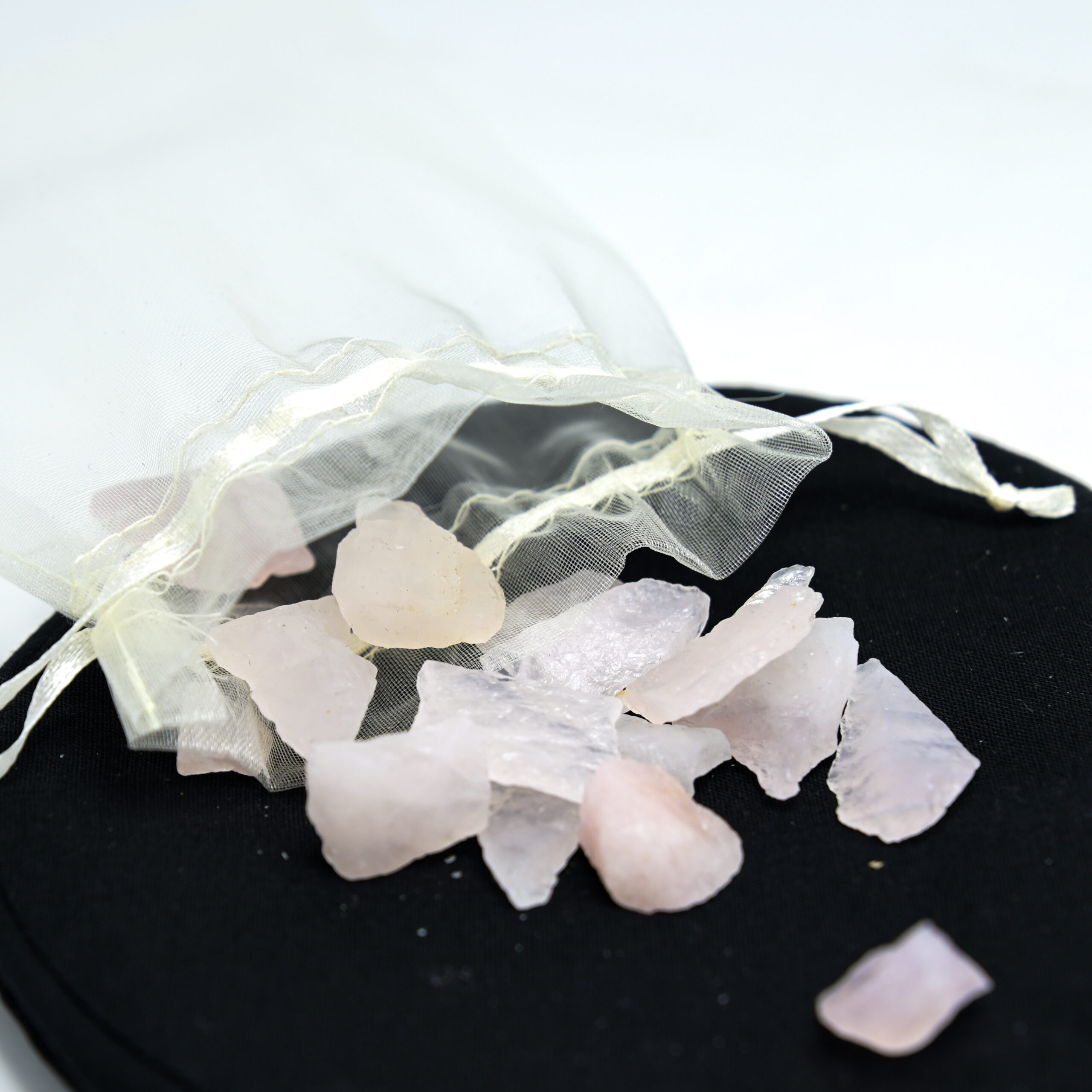 Pietre Brute Cuart Roz 50g – Cristal Natural pentru Iubire, Vindecare Emoțională și Armonie Energetică Pietre Brute Cuart Roz 50g – Cristal Natural pentru Iubire, Vindecare Emoțională și Armonie Energetică